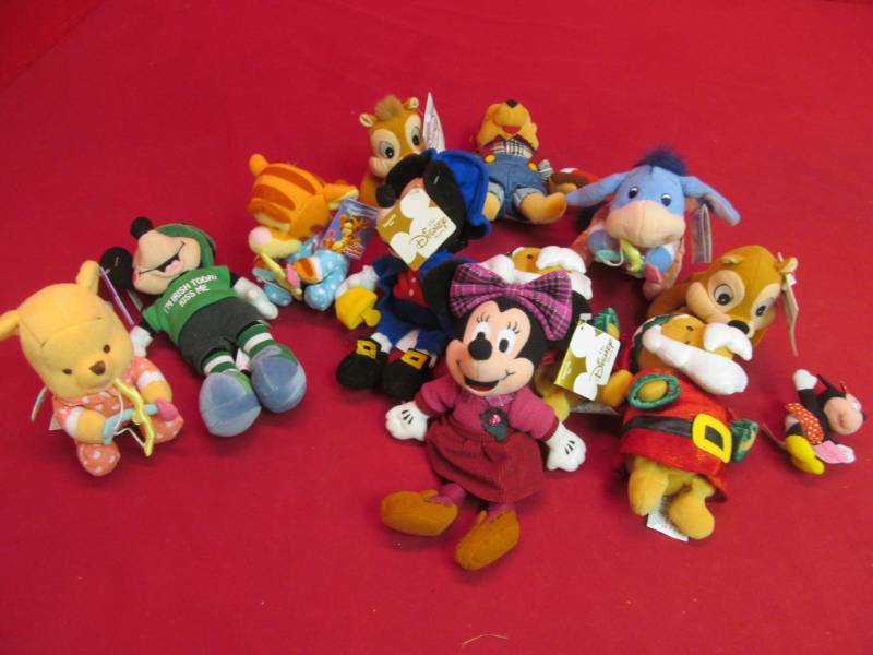 lot 55 image: collectibles