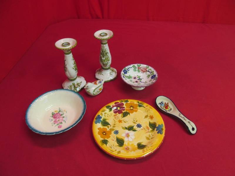 lot 64 image: collectibles