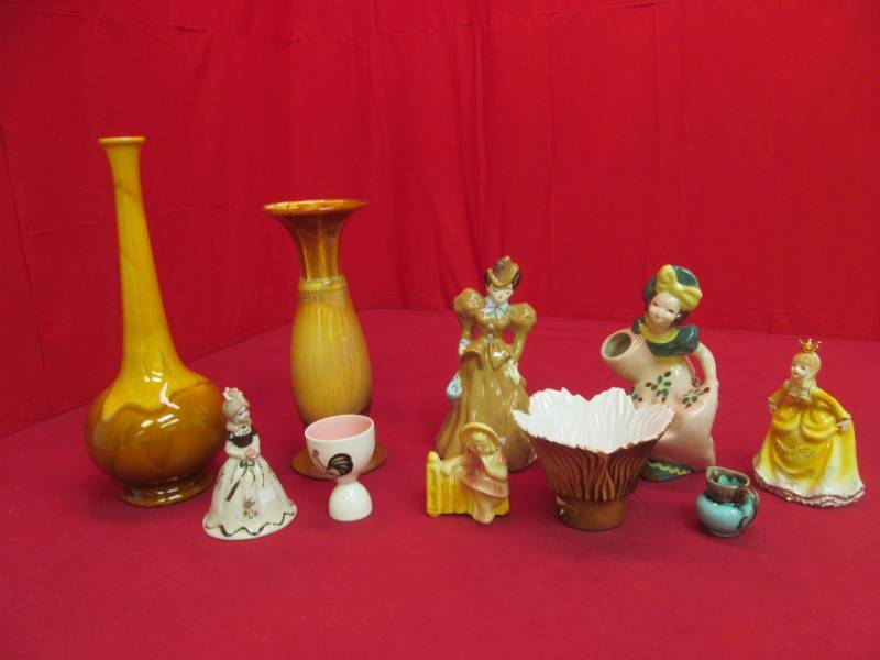 lot 66 image: pottery