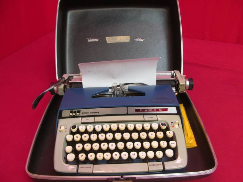 lot 87 image: typewriter