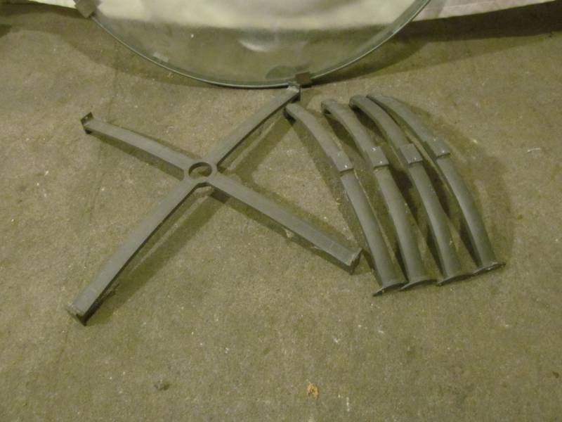 lot 42 image: patio furniture