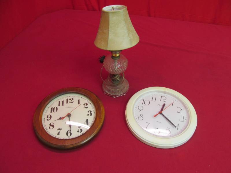 lot 89 image: clock