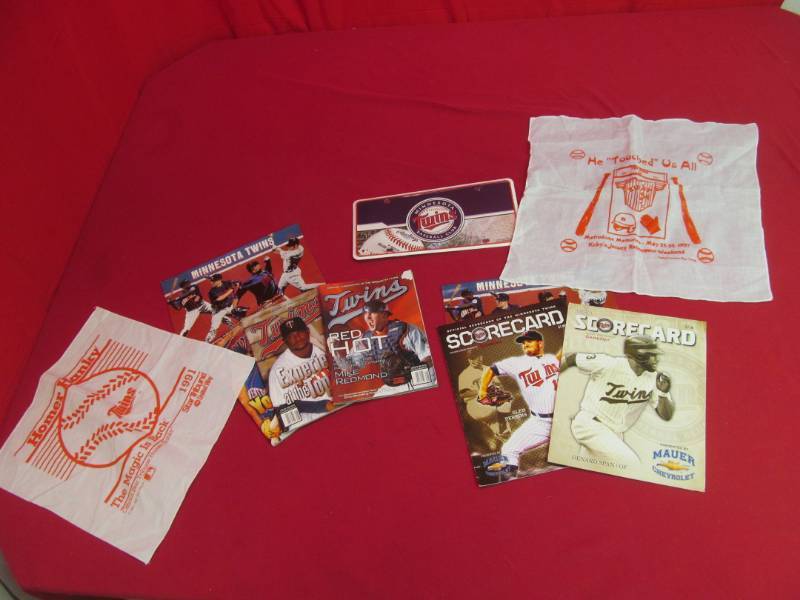 lot 123 image: Twins collectibles