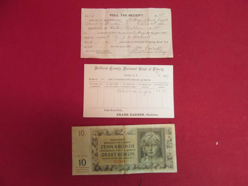 lot 138 image: foreing currency