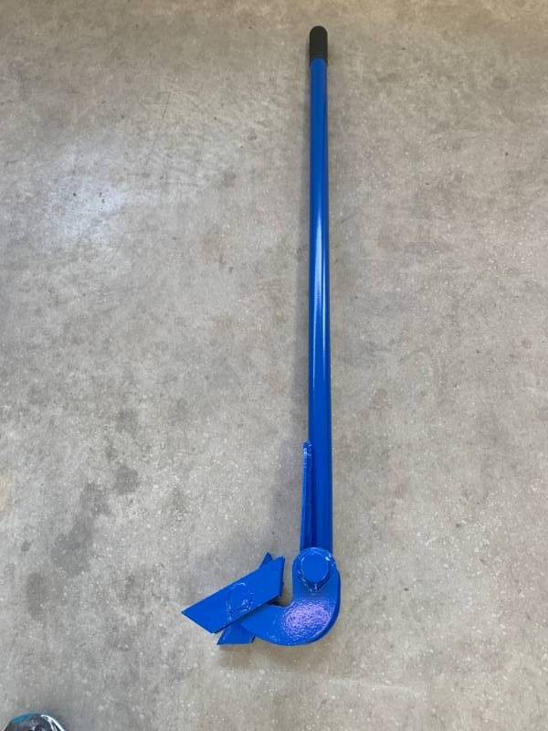 lot 9 image: Deluxe Pallet Buster