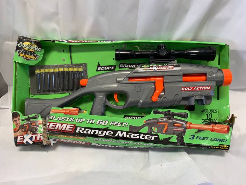 lot 18 image: Range Master Dart Gun