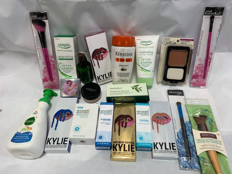 lot 25 image: Lot of 20 Beauty Makeup Items
