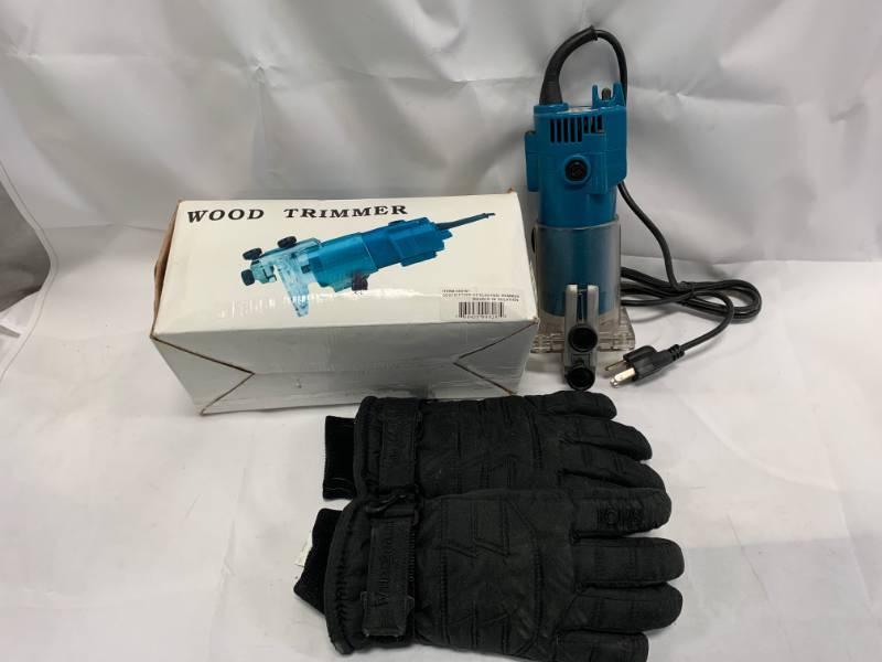 lot 83 image: Wood Trimmer & Winter Gloves