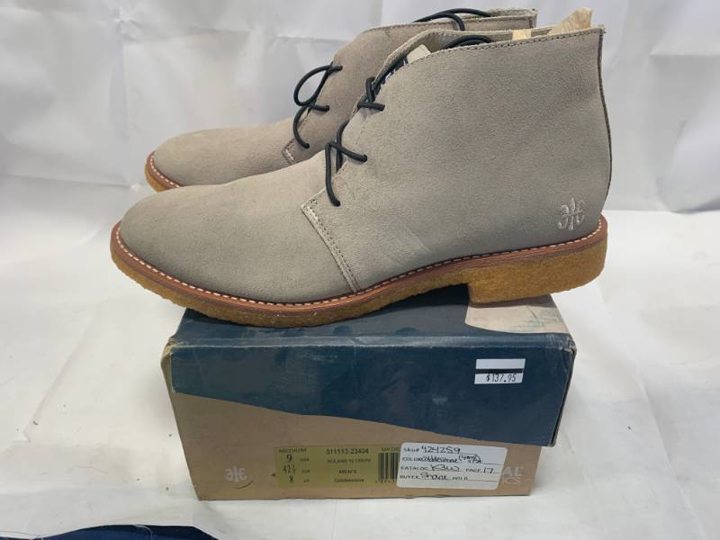 lot 91 image: Mens Royal Elastics Size 9 Chukka Boots