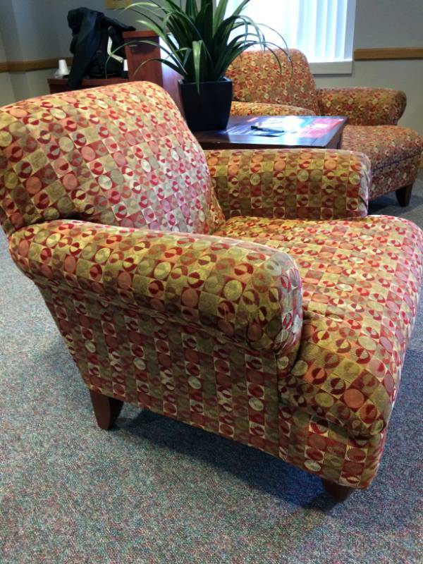 lot 3 image: High Quality KFI Seating Heldon Accent Guest Chair Lobby Seating Ulcon Spice - #1 - Great Condition