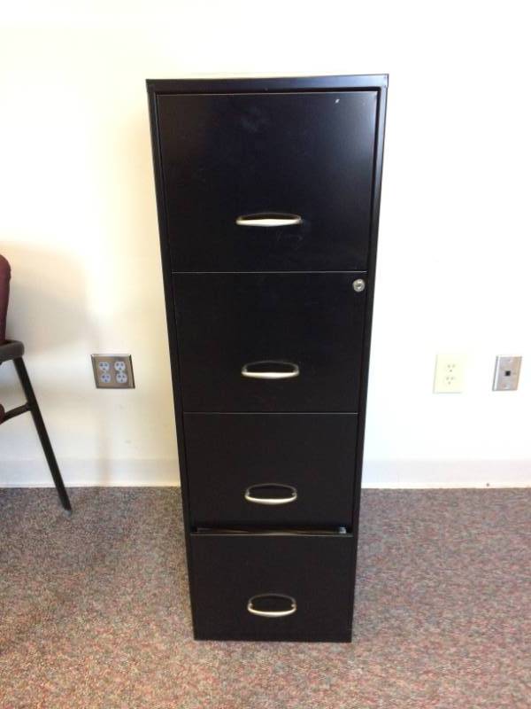 lot 21 image: 4 Drawer Locking Metal File Cabinet - No Key