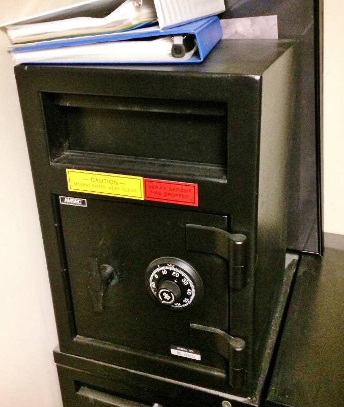 lot 31 image: MSRP $550 Amsec DSF2014C B Rate Rotary and Front Loading Depository Safe - Excellent Condition