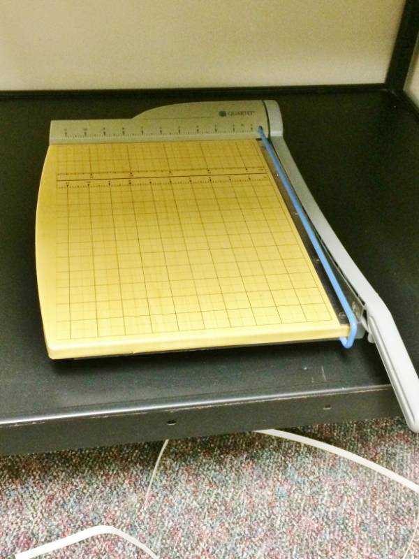 lot 50 image: QUARTET MODEL 9112 11 INCH PAPER CUTTER TRIMMER ART CRAFTS SCRAPBOOKING - Like New Condition