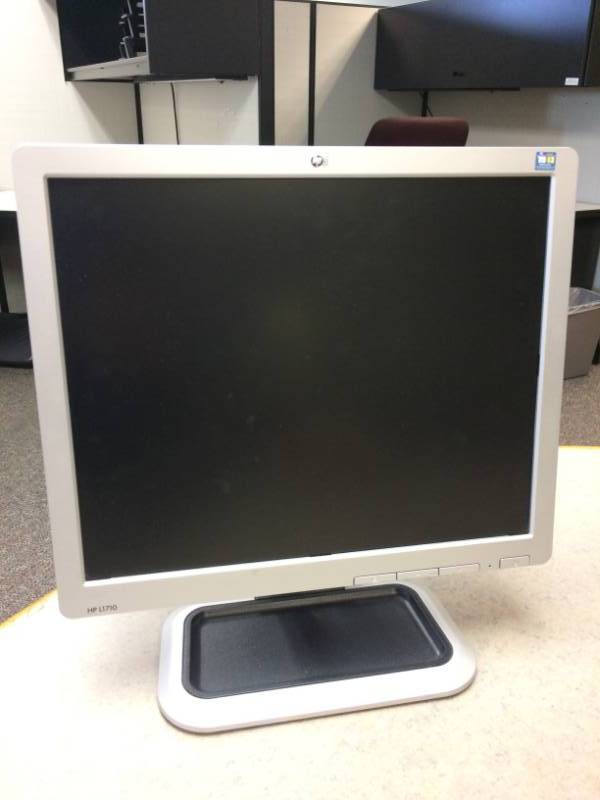 lot 114 image: Lot of 3 HP Monitors Excellent Working Condition