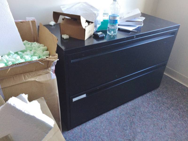 lot 136 image: HIGH QUALITY STEELCASE&nbsp2 Drawer Lateral Filing Cabinet - Great Condition