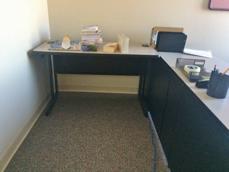 lot 192 image: HIGH QUALITY STEELCASE&nbspL Shape Desk Training Workstation Includes 2-3 Drawer Metal Filing Cabinets Includes&nbspDouble Outlet Computer Classroom Training Table - Great Condition Contents Not Included