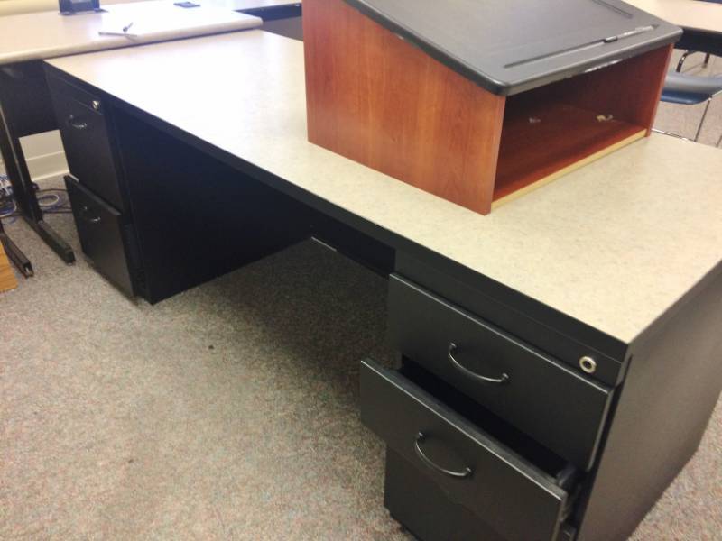 lot 209 image: HIGH QUALITY STEELCASE&nbspLot Of 2 - 3 Port Computer Classroom Training Table & Office Desk - Great Condition Contents Not Included