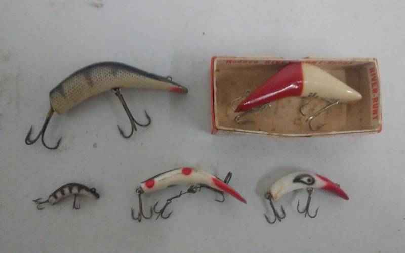 lot 3 image: 4-Vintage Lures