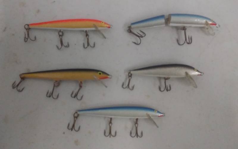 lot 5 image: 5-Vintage Lures