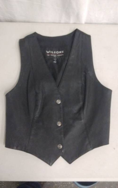 lot 25 image: Wilsons Leather Vest- Ladies Size Medium