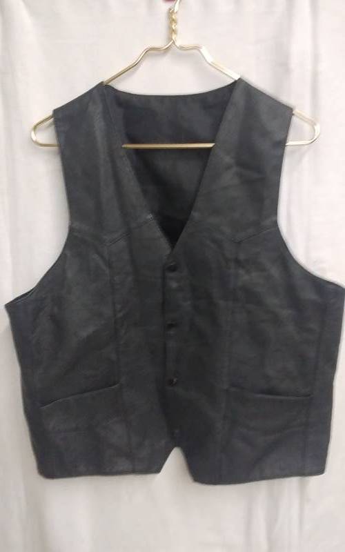 lot 27 image: Mens Leather Vest Size Large