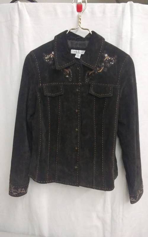 lot 29 image: Cold Water Creek Beaded Leather Jacket Size Medium