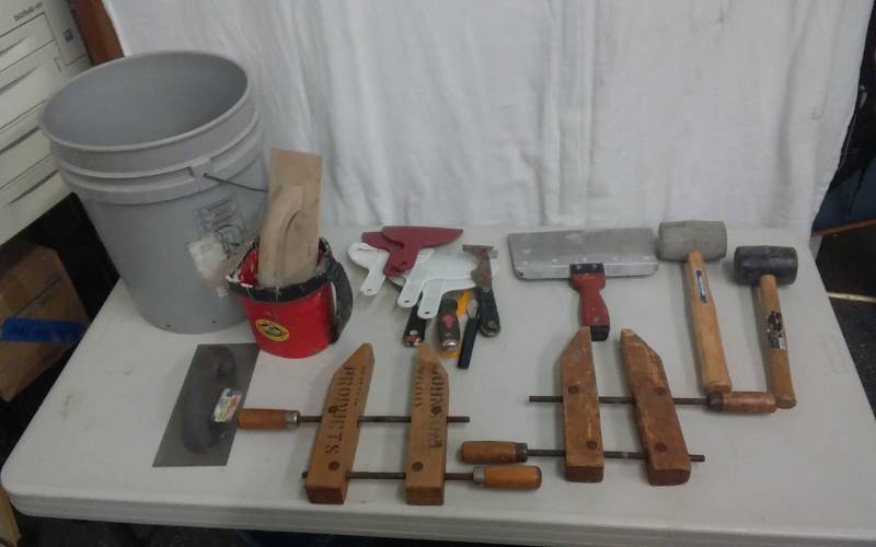 lot 42 image: Bucket Full Of Putty Knives, Hammers, Clamps