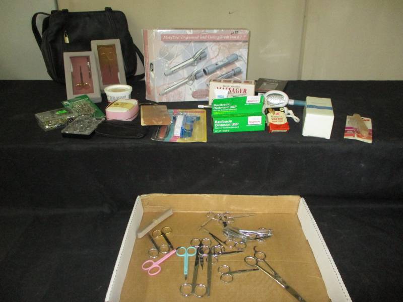 Bathroom Beauty Pack, Scissors, Pampering items