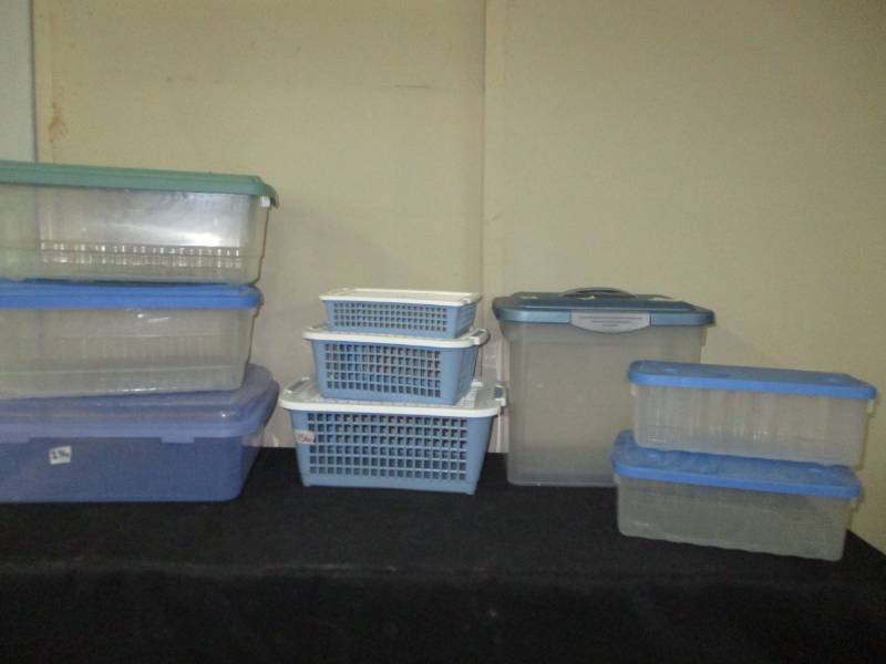 Storage containers
