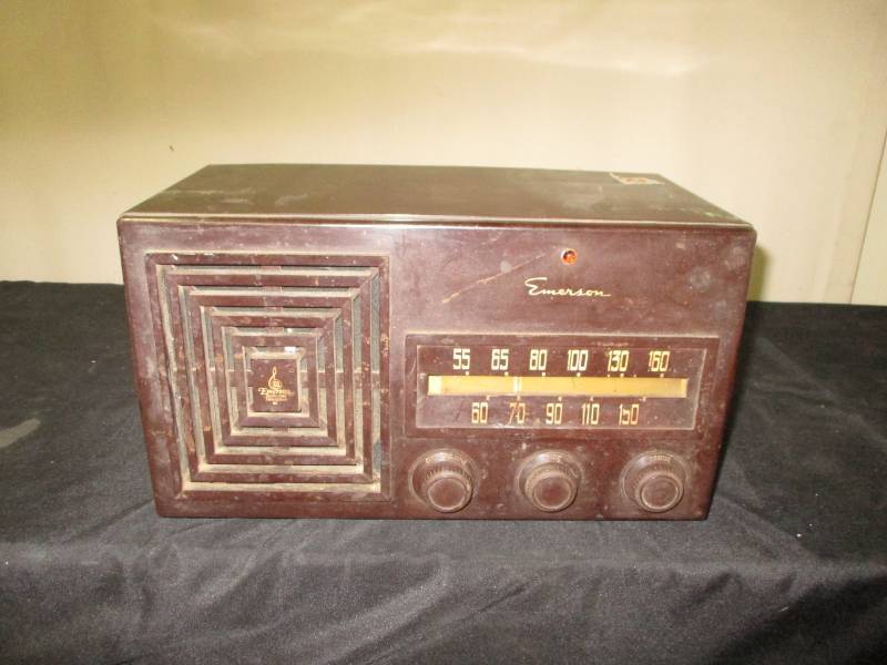 Antique amfm radio  old as is