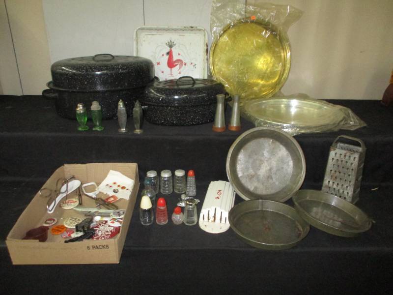 Roaster Pans And Serving Trays, Carnival Salt and Pepper