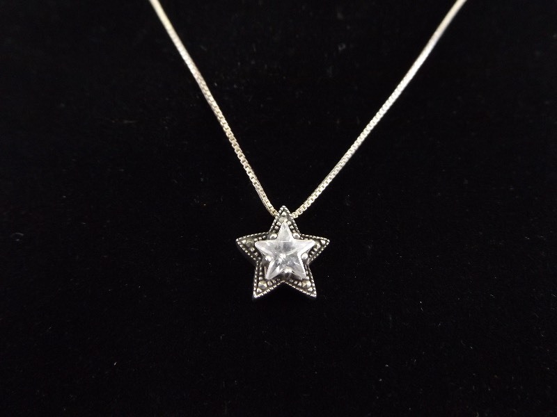 .925 Sterling Silver Star Crystal Pendant Necklace