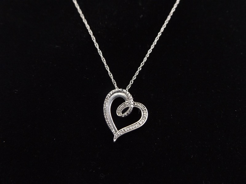 .925 Sterling Silver Diamond Accented Heart Pendant Necklace