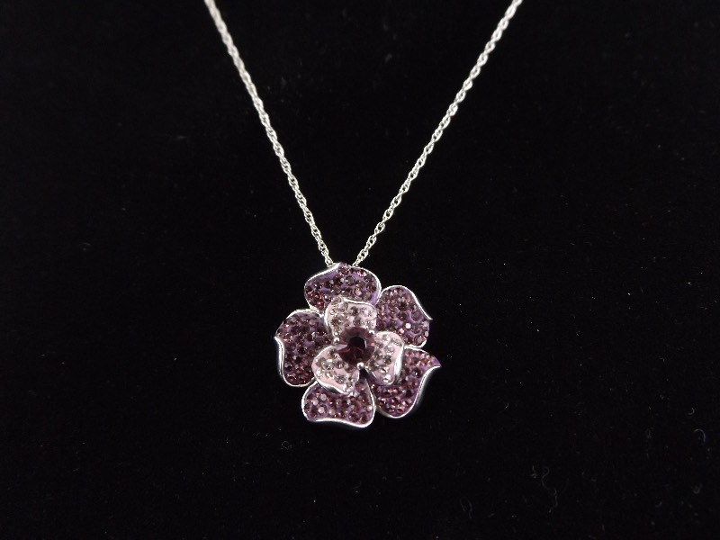 .925 Sterling Silver Swarovski Crystal Flower Pendant Necklace