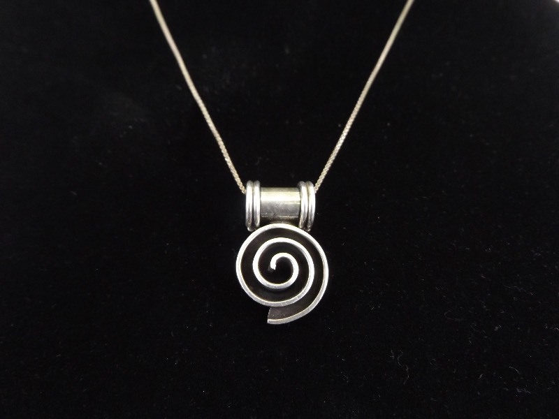 .925 Sterling Silver Spiral Swirl Pendant Necklace