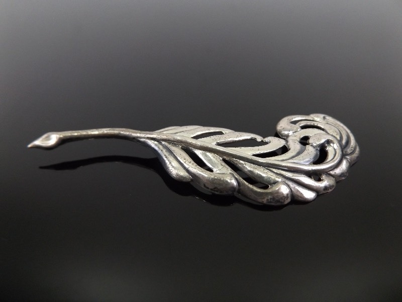 Large .925 Sterling Silver Leaf Brooch