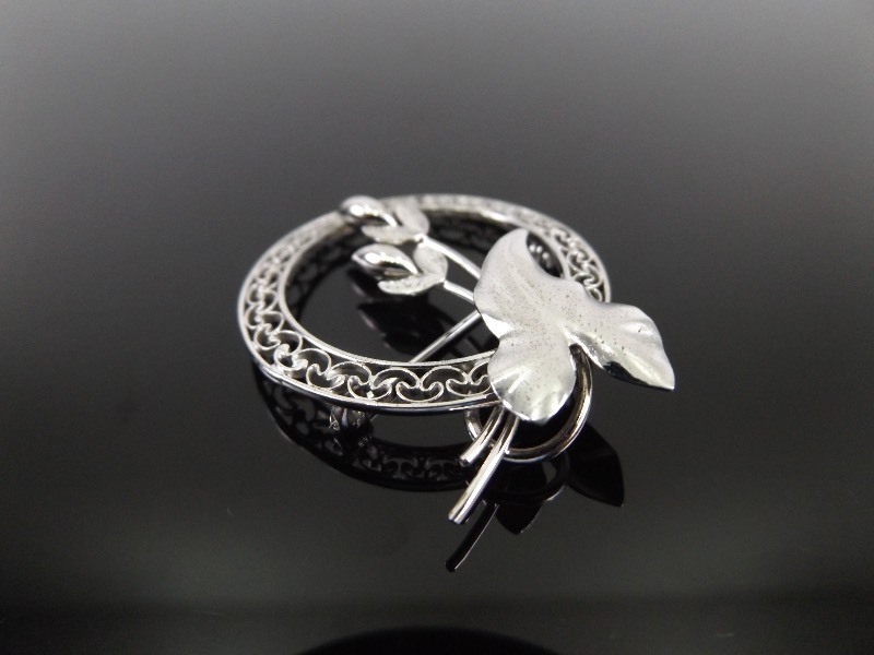 .925 Sterling Silver Tulip Leaf Brooch