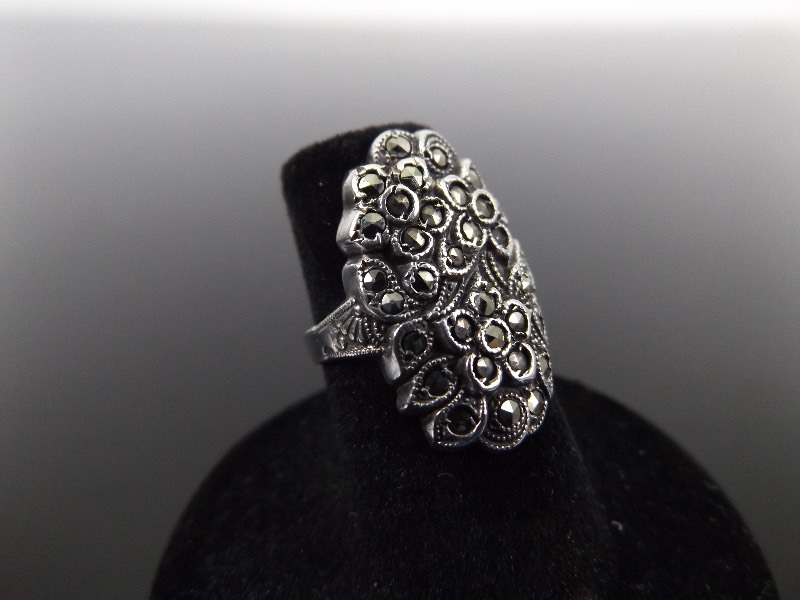 .925 Sterling Silver Art Nouveau Flower Ring Size 4.5