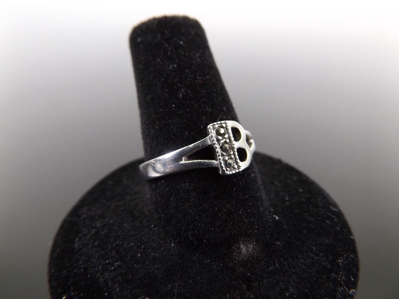 .925 Sterling Silver Letter B Ring Size 8