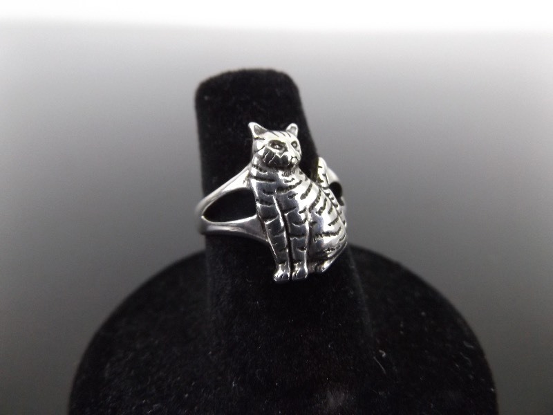 .925 Sterling Silver Cat Ring Size 6