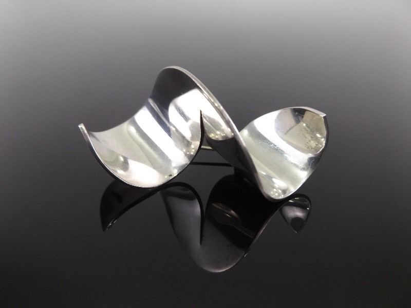 Large .925 Sterling Silver Modern Art Twist Brooch