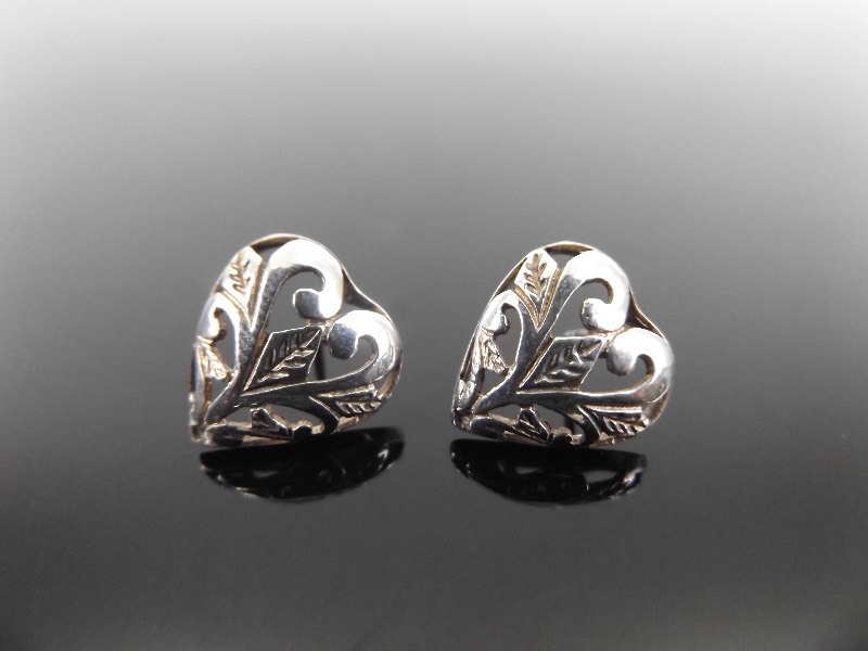 .925 Sterling Silver LeafHeart Earrings