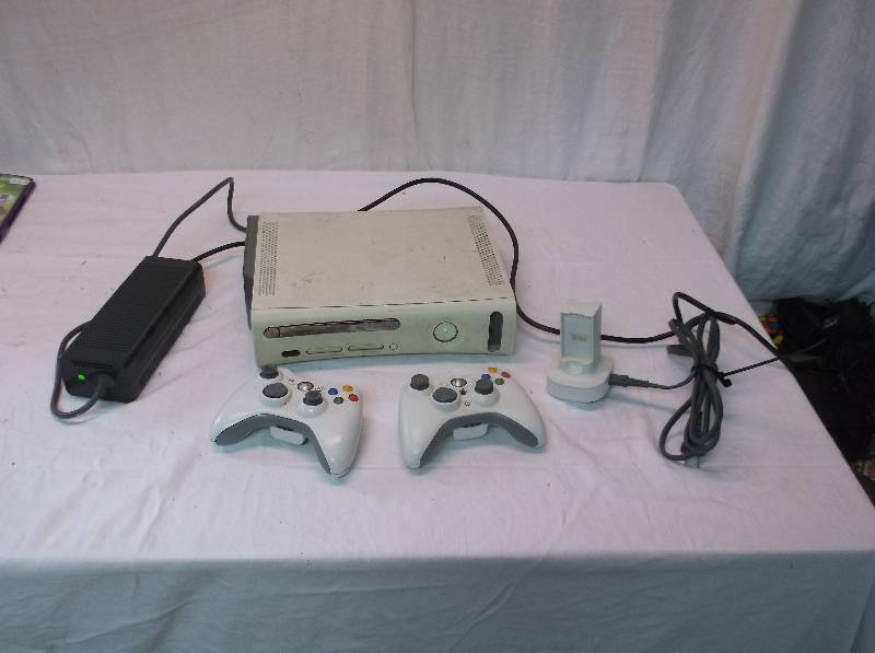 lot 2 image: XBOX 360