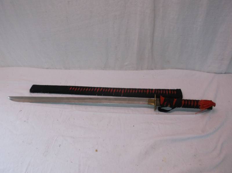 lot 22 image: Sword