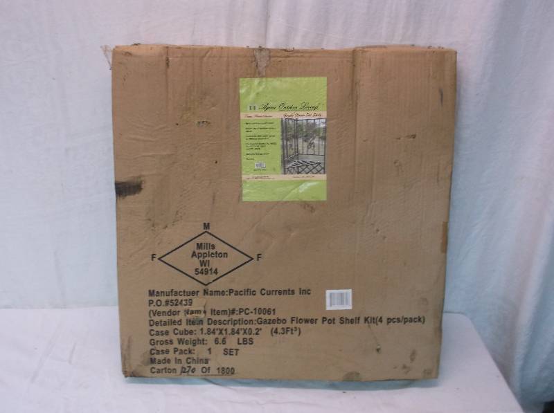 lot 25 image: Shelf