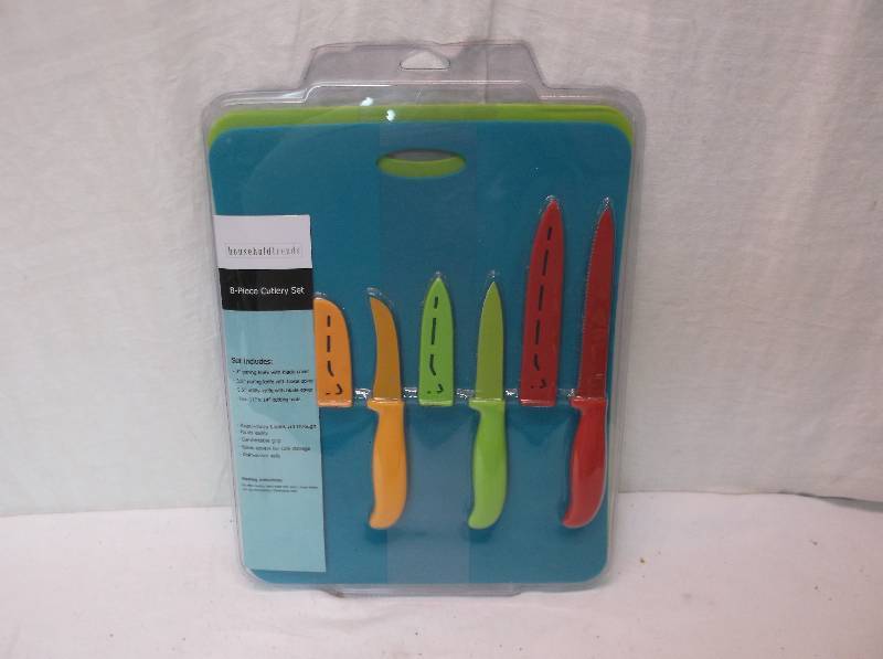 lot 33 image: Cutlery Set
