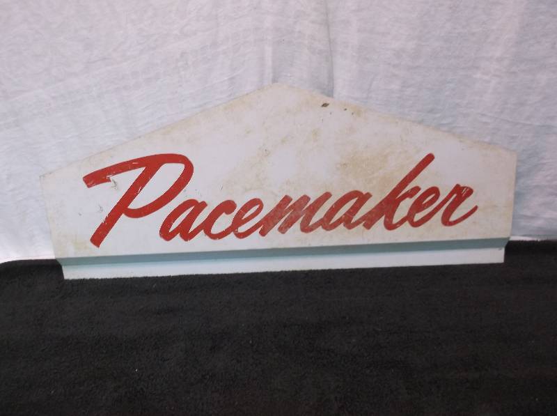 lot 52 image: Metal Sign
