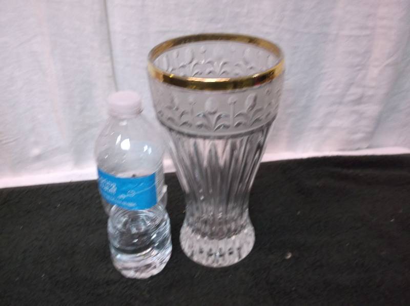 lot 88 image: Vase