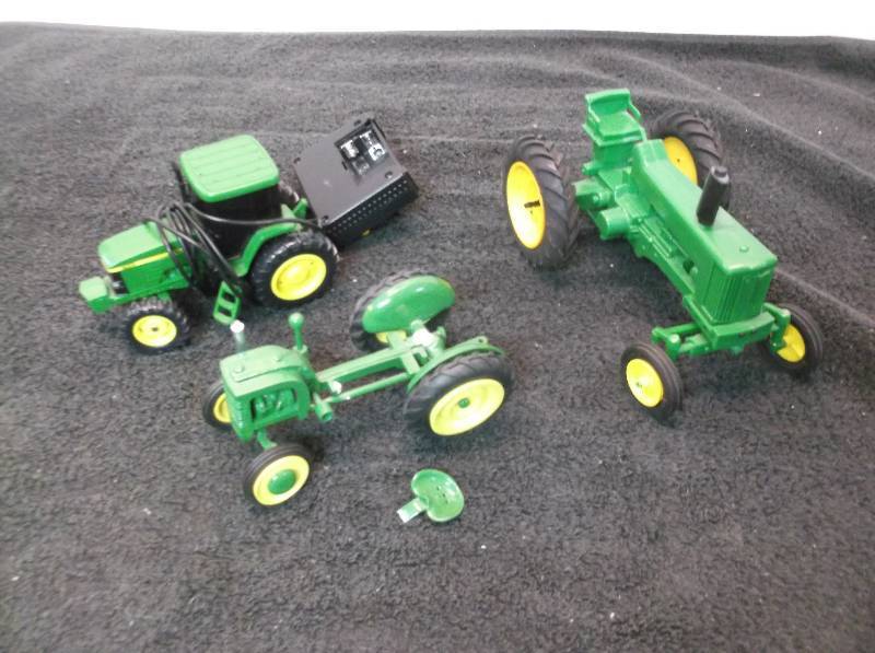lot 104 image: John Deere