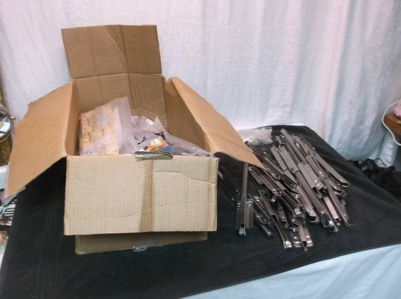 lot 111 image: Hardware